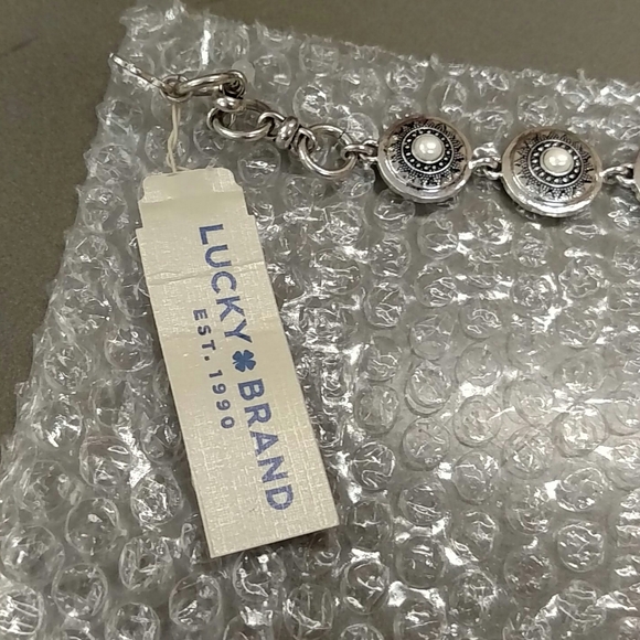 Lucky Brand Bracelet & Earrings - Picture 3 of 6